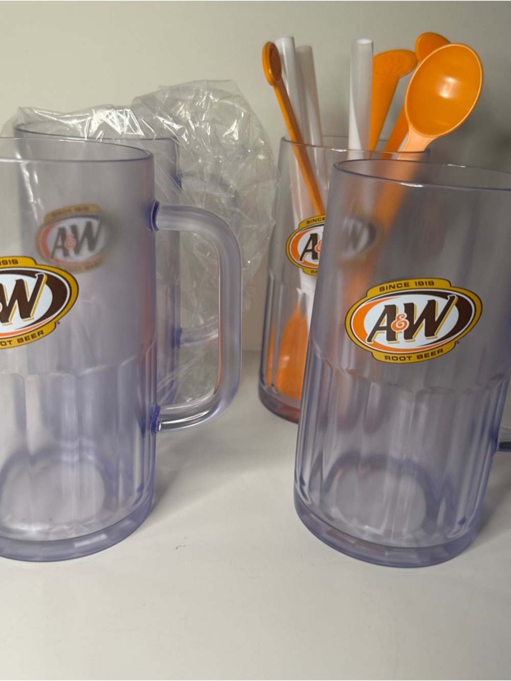 A & W Root Beer Ice Cream Float Plastic Soda Mugs 4 Pc Set With Straws & Spoons